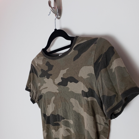 Garage Camouflage Crop Top - Picture 4 of 4